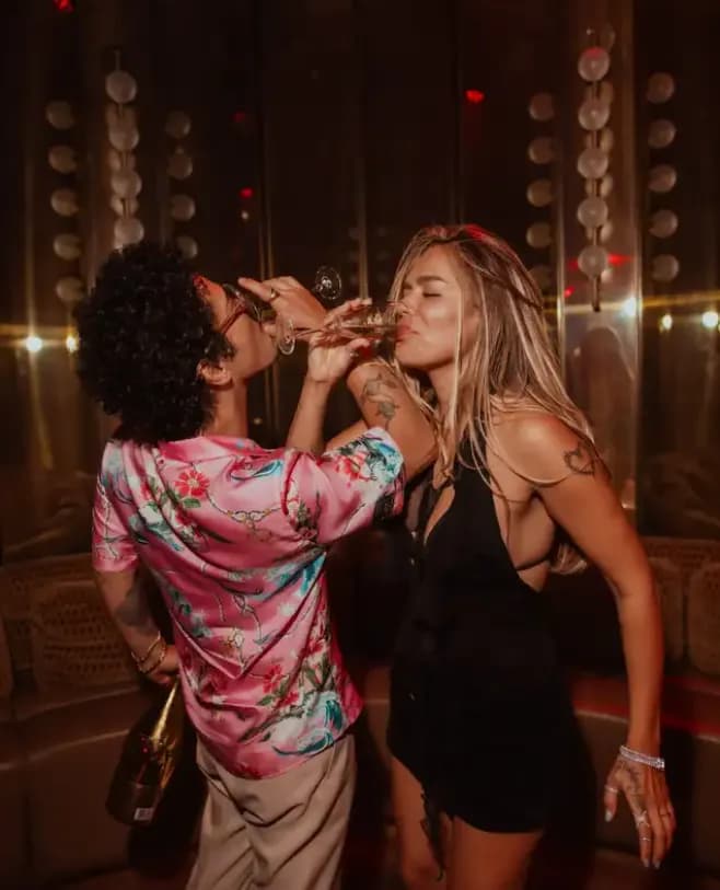ROMANCE INESPERADO "KAROL G & BRUNO MARS"